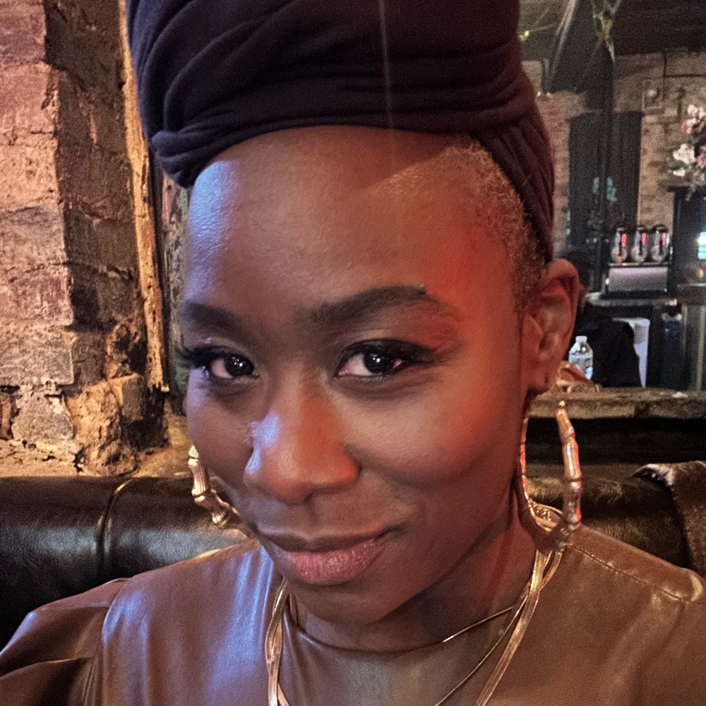 Meet your Posher, Naira